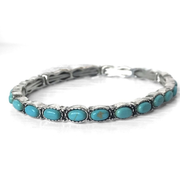 LAST ONE! Stunning Turquoise and Silver Tone Western Style Stretchy Bracelet - Picture 4 of 4